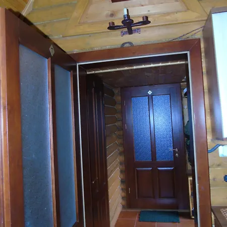 山林小屋 апецька Dubove