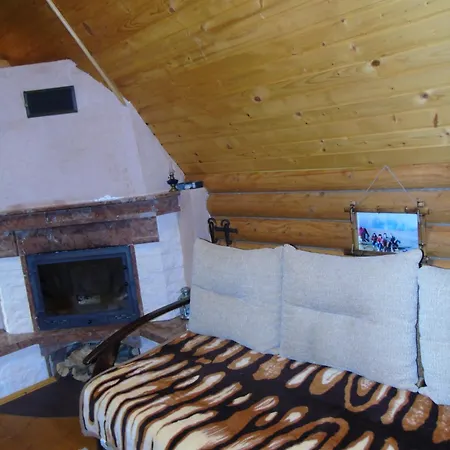 山林小屋 апецька Dubove