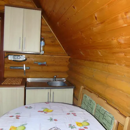 апецька 山林小屋 *
