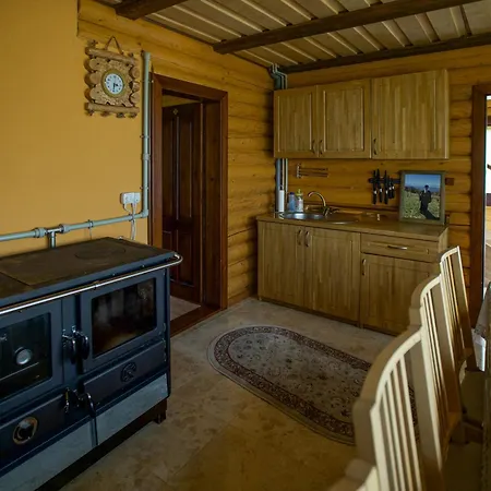 山林小屋 апецька Dubove