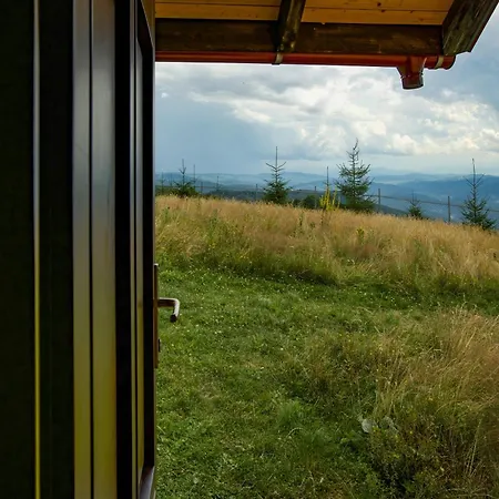 山林小屋 апецька Dubove