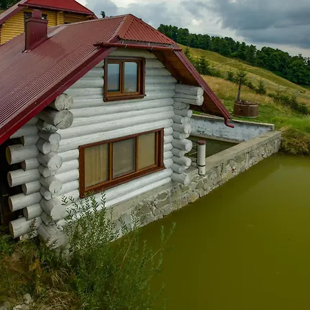 山林小屋 апецька