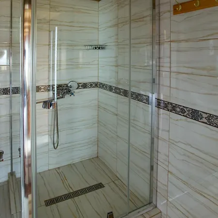 山林小屋 апецька Dubove