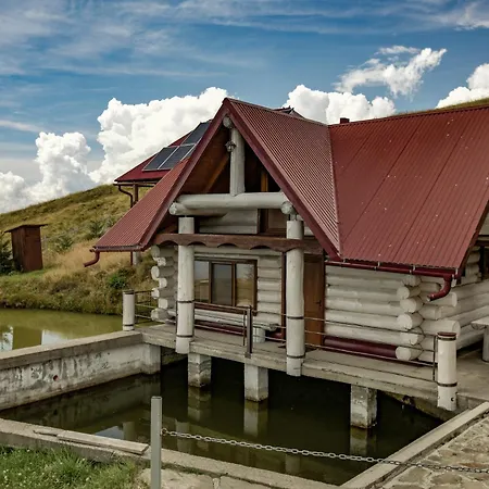 山林小屋 апецька