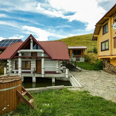 山林小屋 апецька Dubove