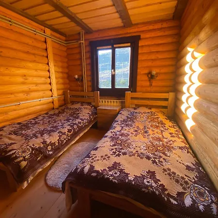山林小屋 апецька