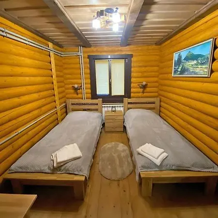 山林小屋 апецька