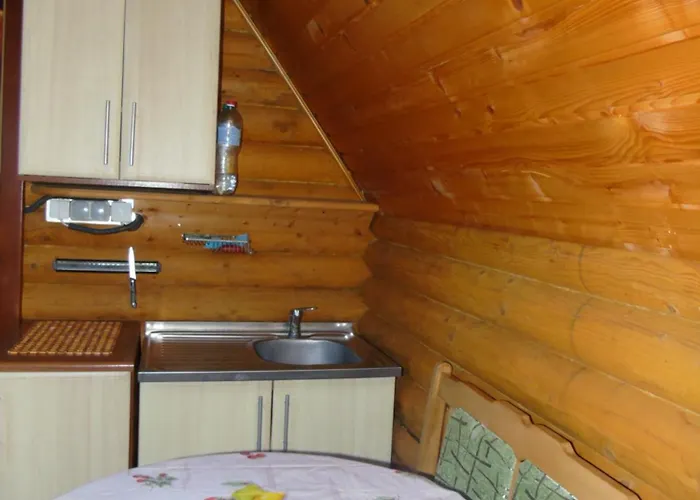 апецька Orman Evi *